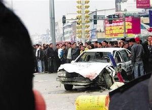 围观警车吃瓜视频免费观看,免费观看揭秘现场实况